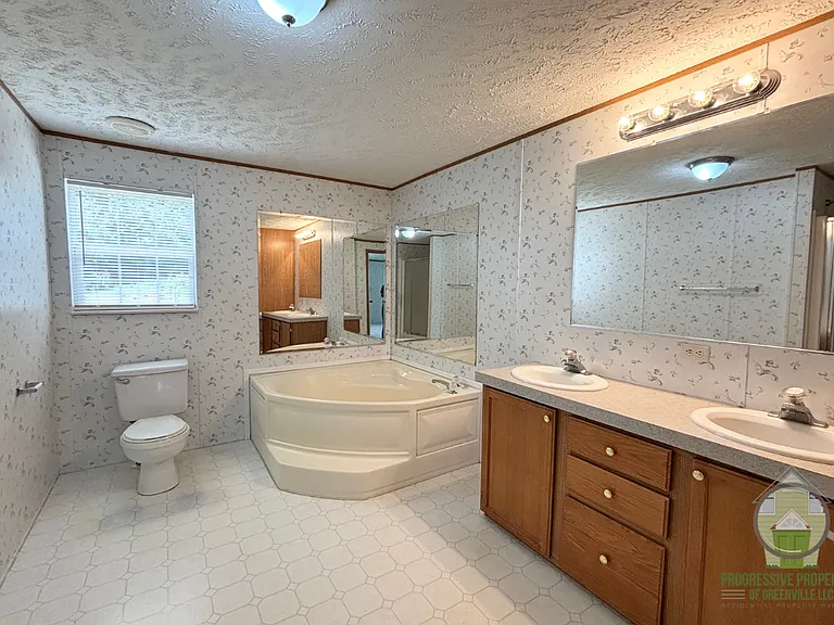 68 Honeysuckle Dr — Photo 12