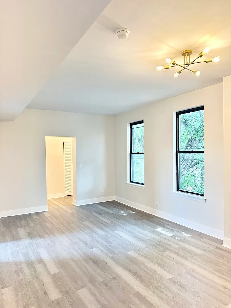 2 bed, 900 sqft, $1,650 — Photo 2