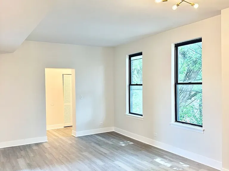 3008 W 23rd St #1B — Photo 2