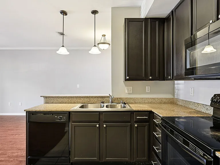 Cumberland Trace Village Apartments — Photo 31