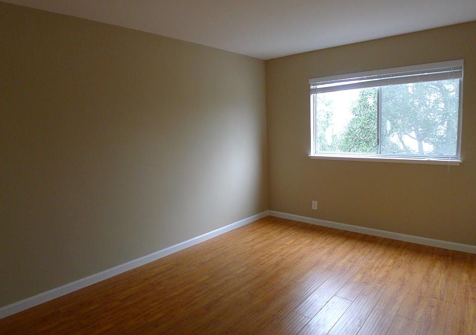 Big Bedroom with Huge Closet!