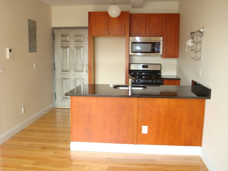 1st image of 297 Columbia St APT 1