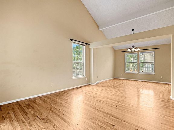 4th image of 10053 Hooker Way