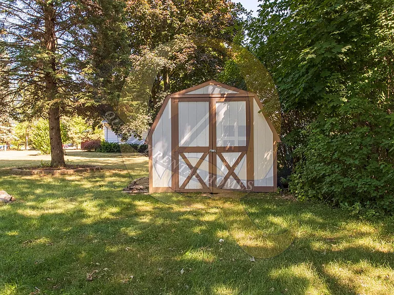 2468 Beulah St — Photo 13