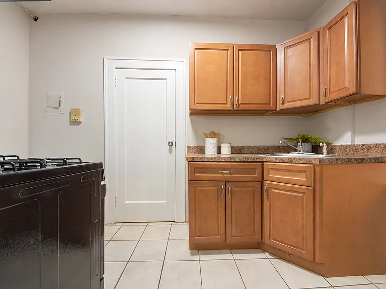 Randolph Manor Apartments — Photo 11