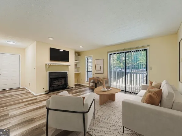 1607 Woodcliff Dr, Sandy Springs, GA 30350