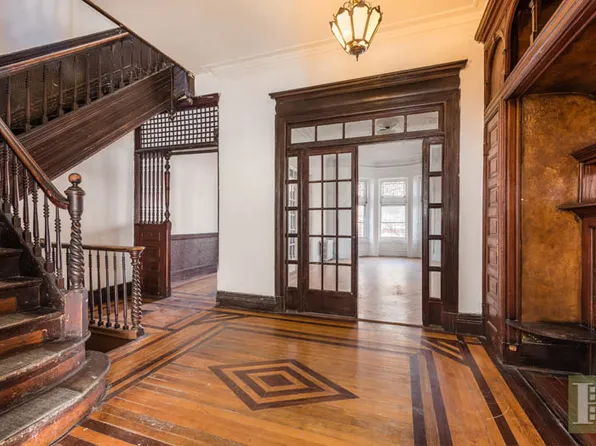 1070 Bergen Street image 1 of 7