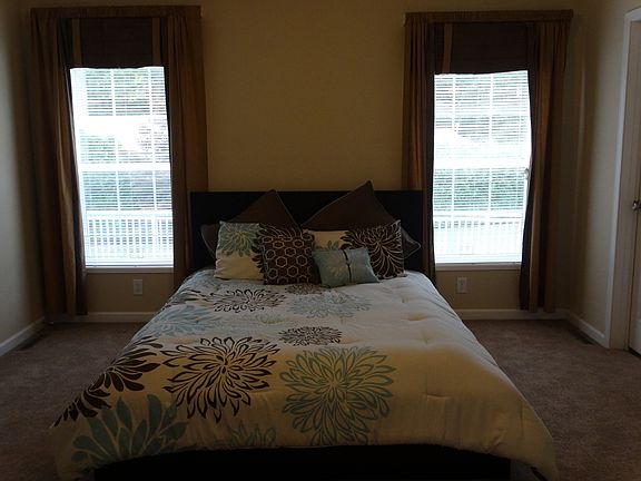 5th image of 654 Woodside Dr