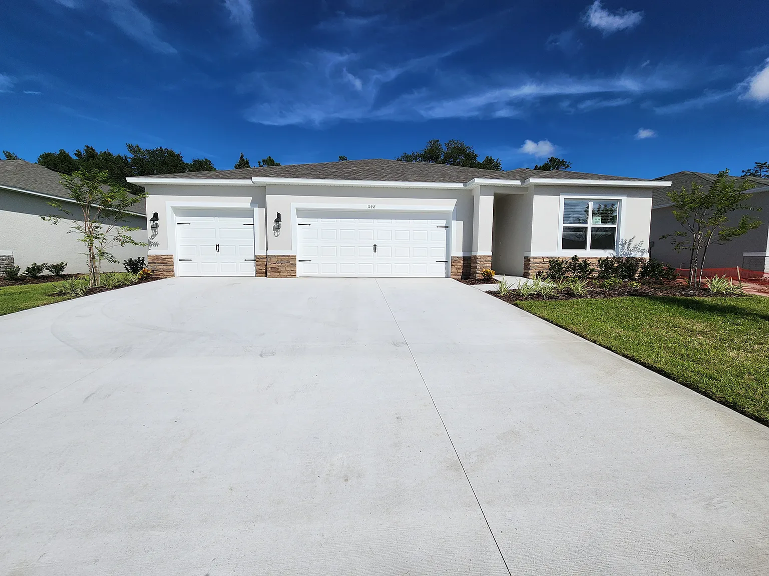 4 bed, 2336 sqft, $2,950 — Photo 2