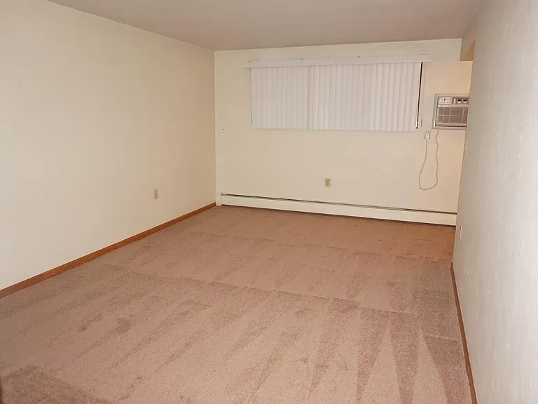 Como Lakes Apartments — Photo 35