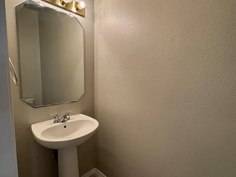 Unit Photo
