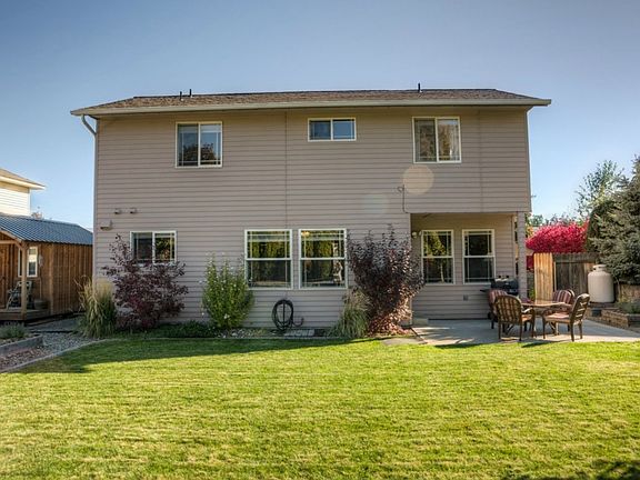 2nd image of 406 Castlewood Pl