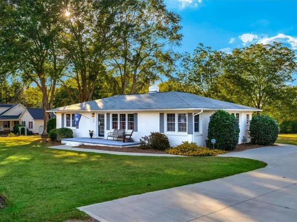 315 Looper Rd, Pelzer, SC 29669