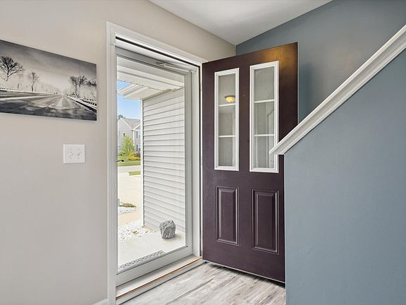 3rd image of 1767 Crescent Pointe Dr SE