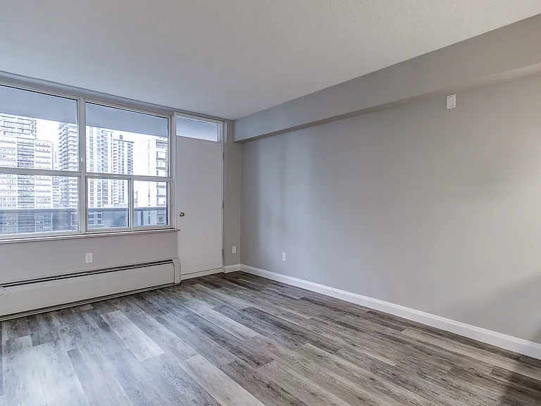 88 Erskine Ave — Photo 52