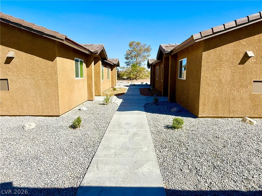 Photo 2 of 17 - 1081 S Quartzite Ave #2 - Pahrump, NV Building Photo - 1081 S Quartzite Ave #2