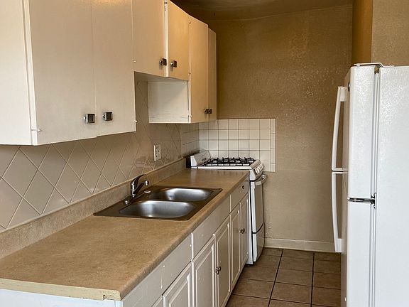 3rd image of 3151 Eliot St APT B