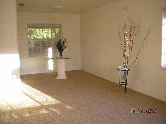 Living room/dining room combo