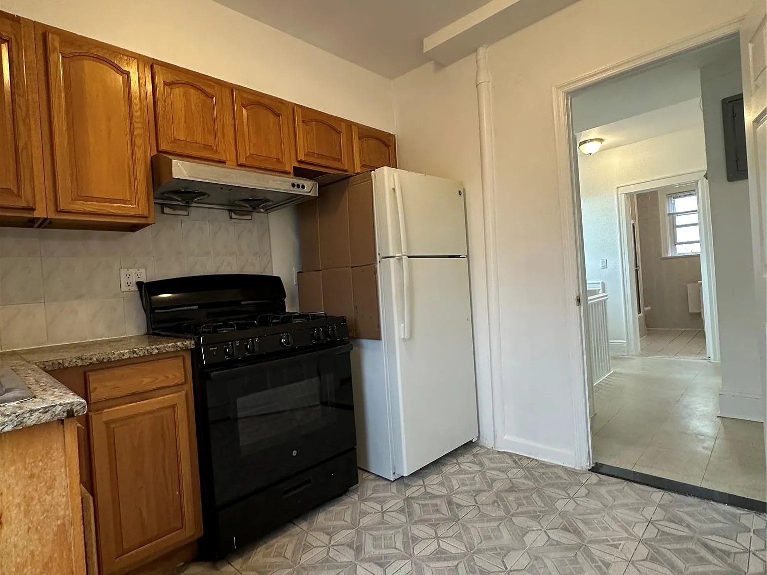 3 bed, 2.0 bath, 1820 sqft, $2,550 — Photo 2