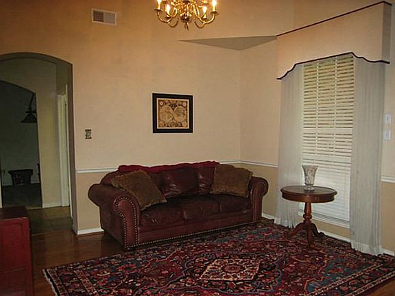 3rd image of 2104 Fleming Dr