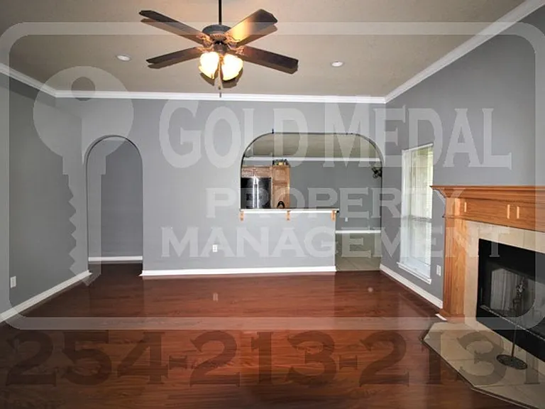 401 Hedy Dr — Photo 5