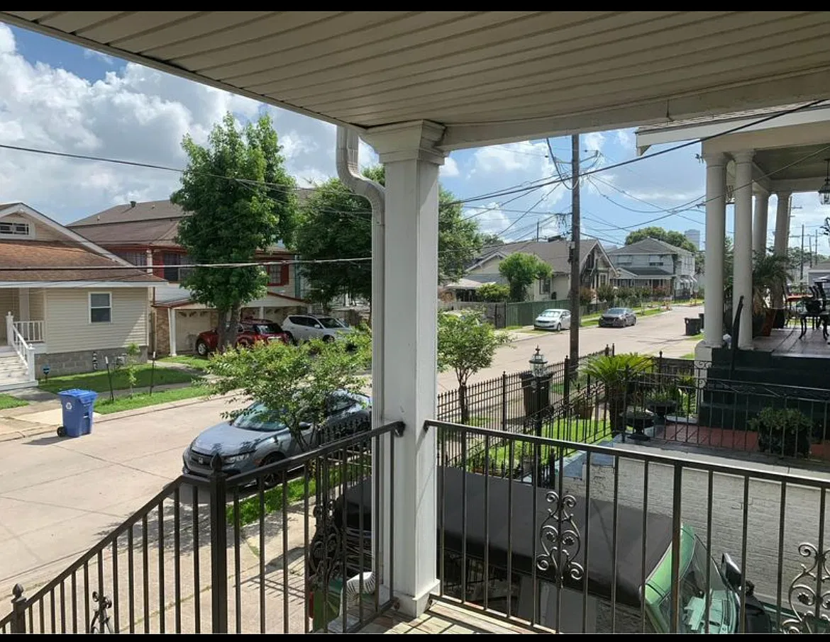 3 bed, 1350 sqft, $1,900 — Photo 1