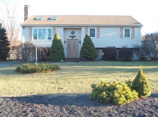 10 Hubbard Ln, Bridgewater, MA 02324