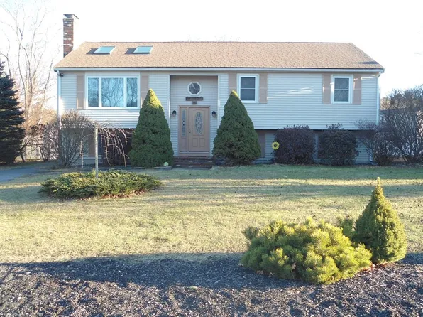 10 Hubbard Ln, Bridgewater, MA 02324