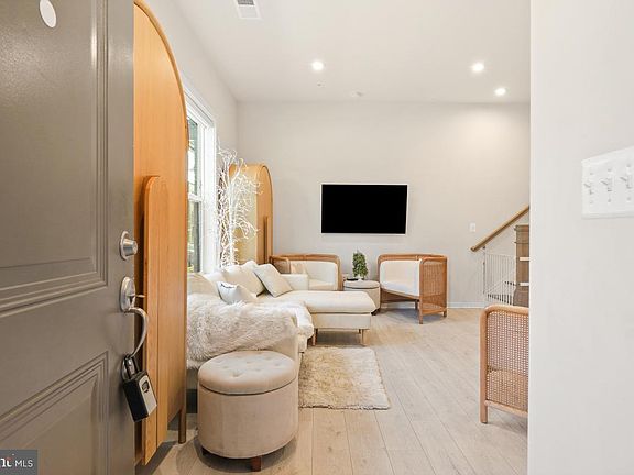 3rd image of 16270 Connors Way