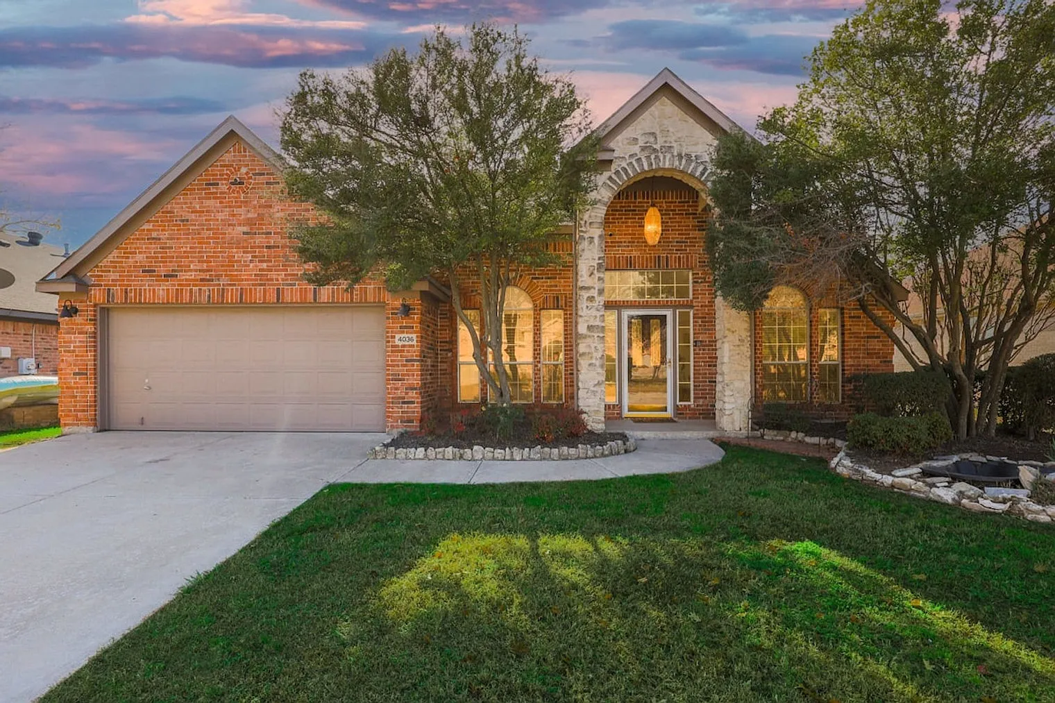 4 bed, 2.0 bath, 2152 sqft, $11,559 — Photo 4