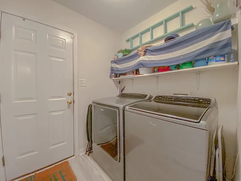 115 Secret Harbor Dr — Photo 9