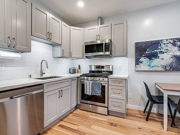 5th image of 1532 Jefferson St #B
