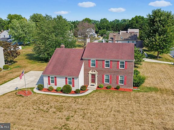 2nd image of 410 Eagle Nest Dr