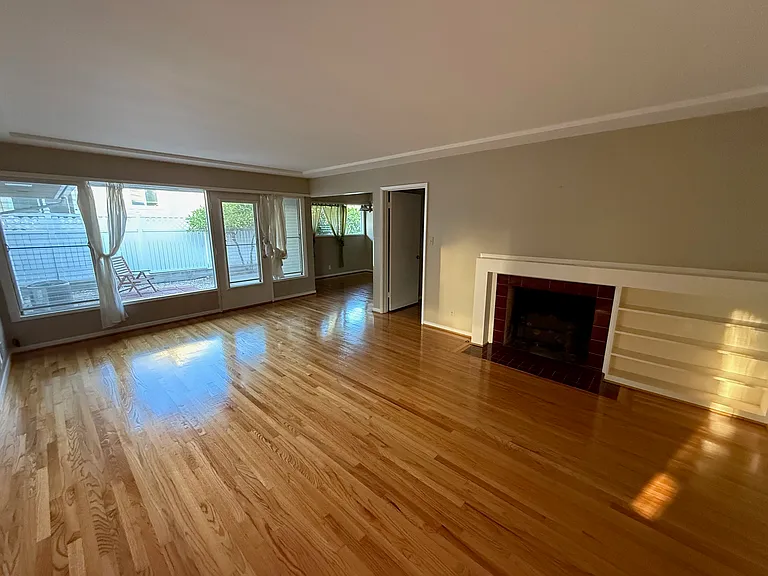 150 Acacia Ave — Photo 2