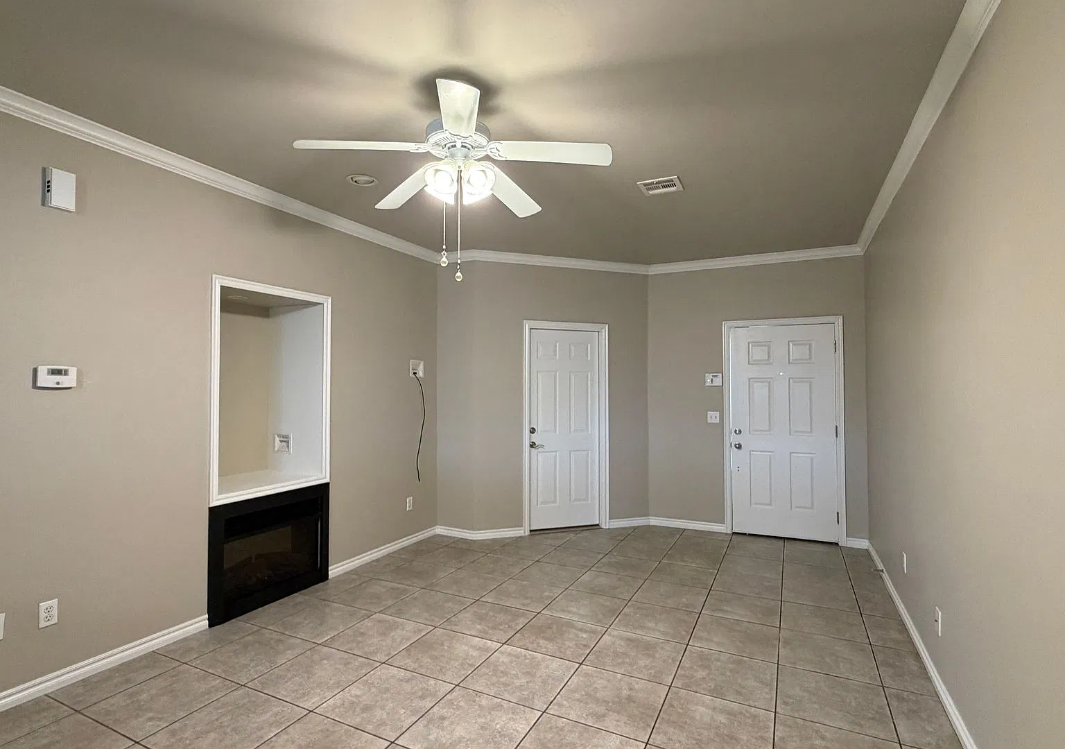 Charming 3 Bedroom, 2 Bathroom Duplex on Cul-de-Sac in Shawnee! — Photo 4