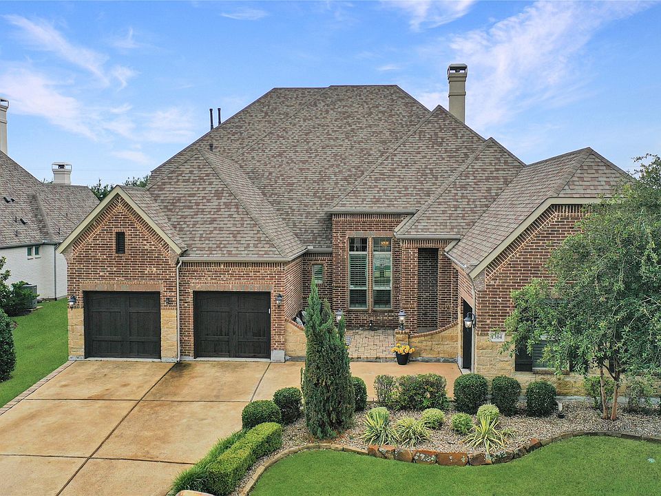 1st image of 1304 Capilano Way