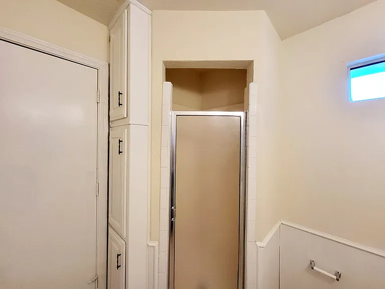 2424 Lakeview Cir — Photo 13