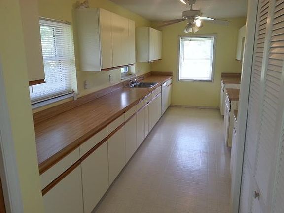 4th image of 12725 85th St