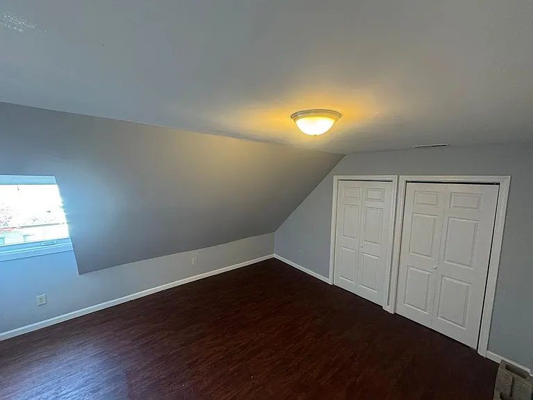 40 Center St — Photo 15