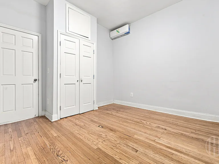 204 E 31st St #1 — Photo 8