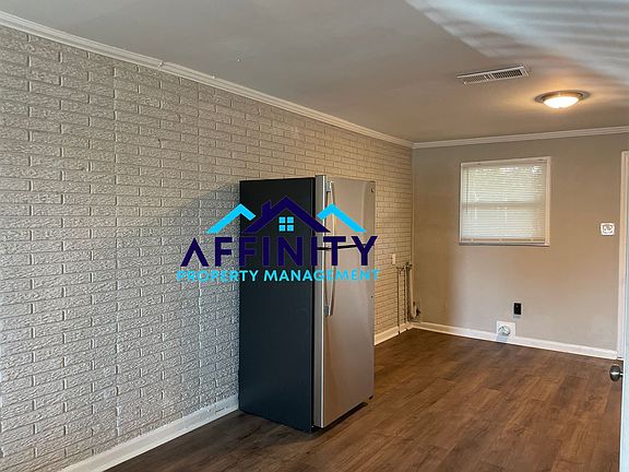 4th image of 102 Madrid St Unit 1-17