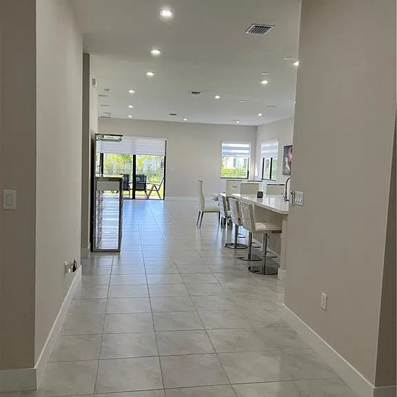 5013 Florence Dr — Photo 2