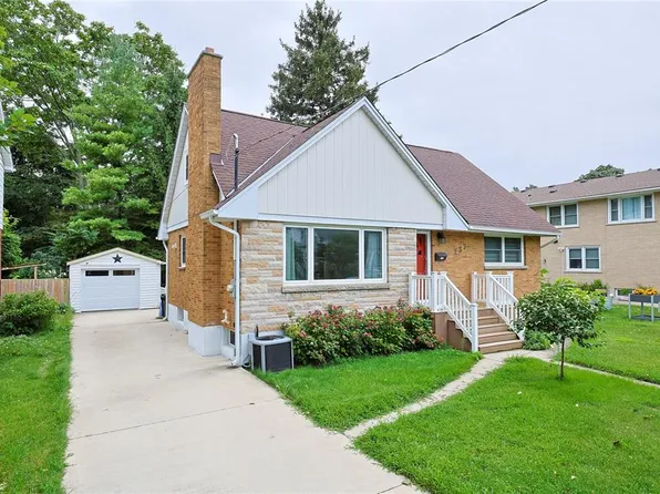 237 Essex St, Sarnia, ON N7T 4S3
