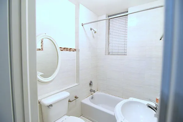 Rented by Manhattan Spaces | media 12