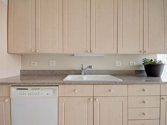 5th image of 1633 2nd St APT 301