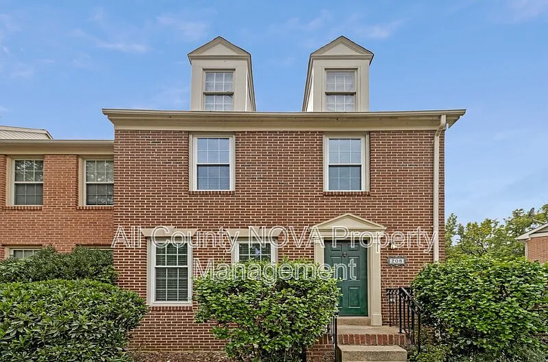 3 bed, 3.5 bath, 1970 sqft, $4,300 — Photo 3