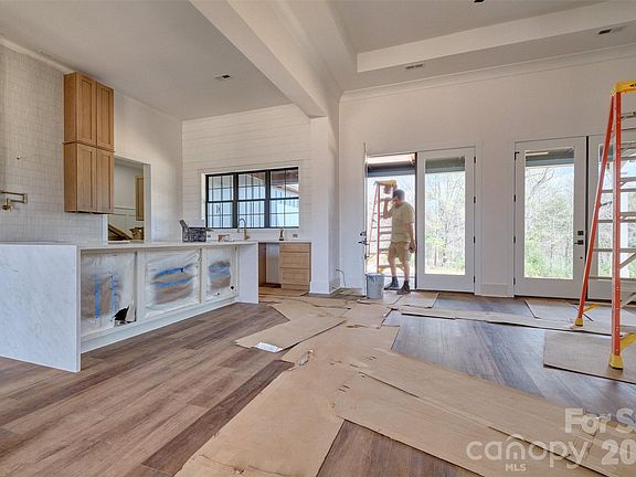 4th image of 5104 Lowie Ln #23