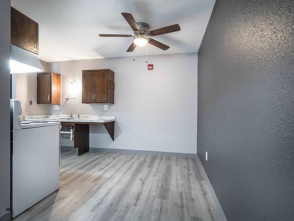 5th image of 1515 College Way #103