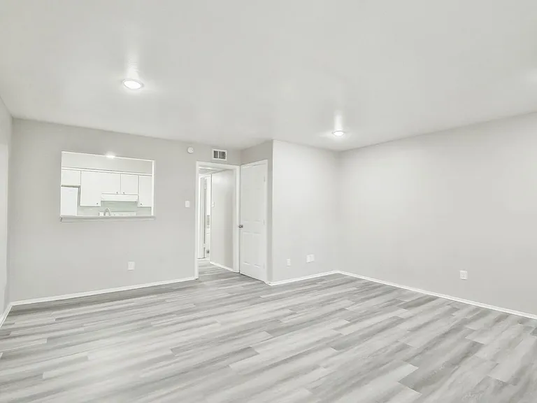 2400 44th St — Photo 22