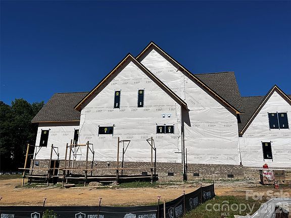 2nd image of 2073 Holbrook Rd